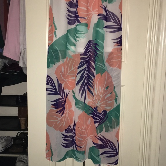 Hawaiian/tropical themed maxi dress - Picture 4 of 4